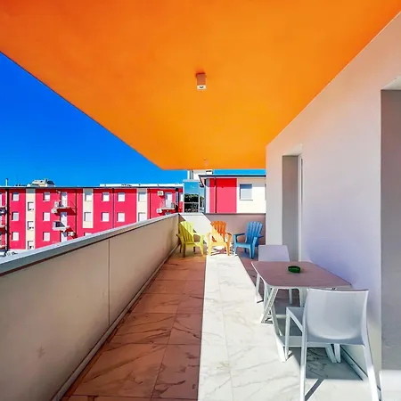 Daire Modern In Centre